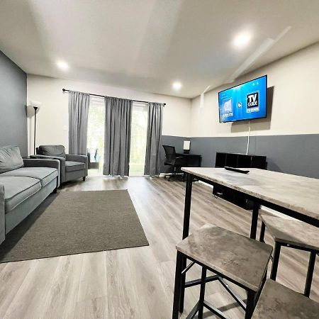 The Lux 28 Tvs Every Room Free Wifi Атланта Екстер'єр фото