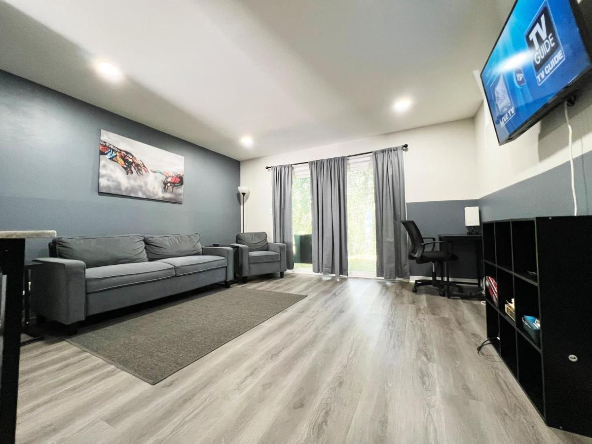 The Lux 28 Tvs Every Room Free Wifi Атланта Екстер'єр фото
